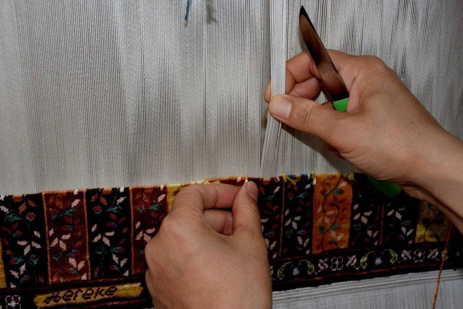 El Emeği İpek Halı Dokumacılığı