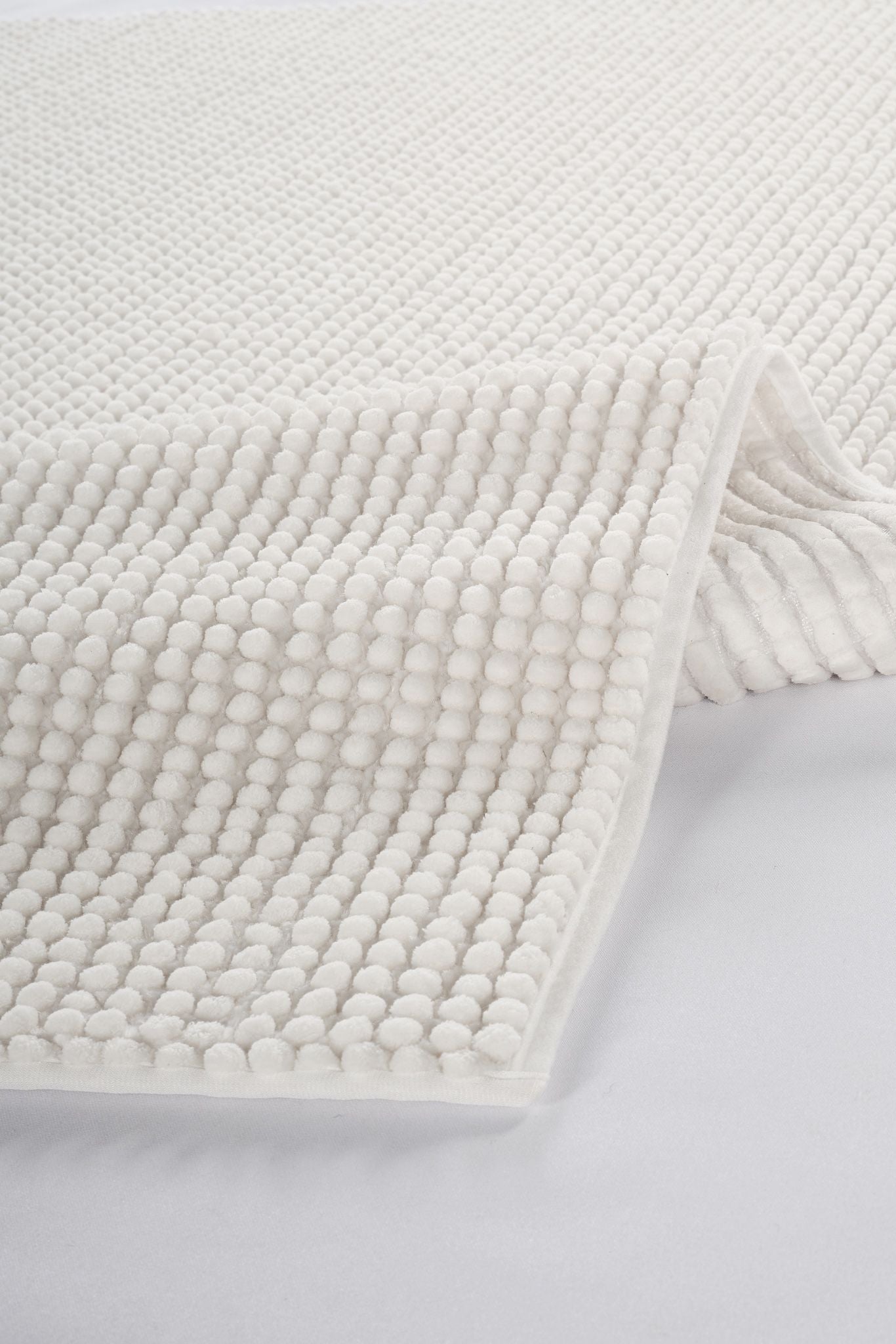 Lava 1541 LV Beyaz - Dekoratif Halı